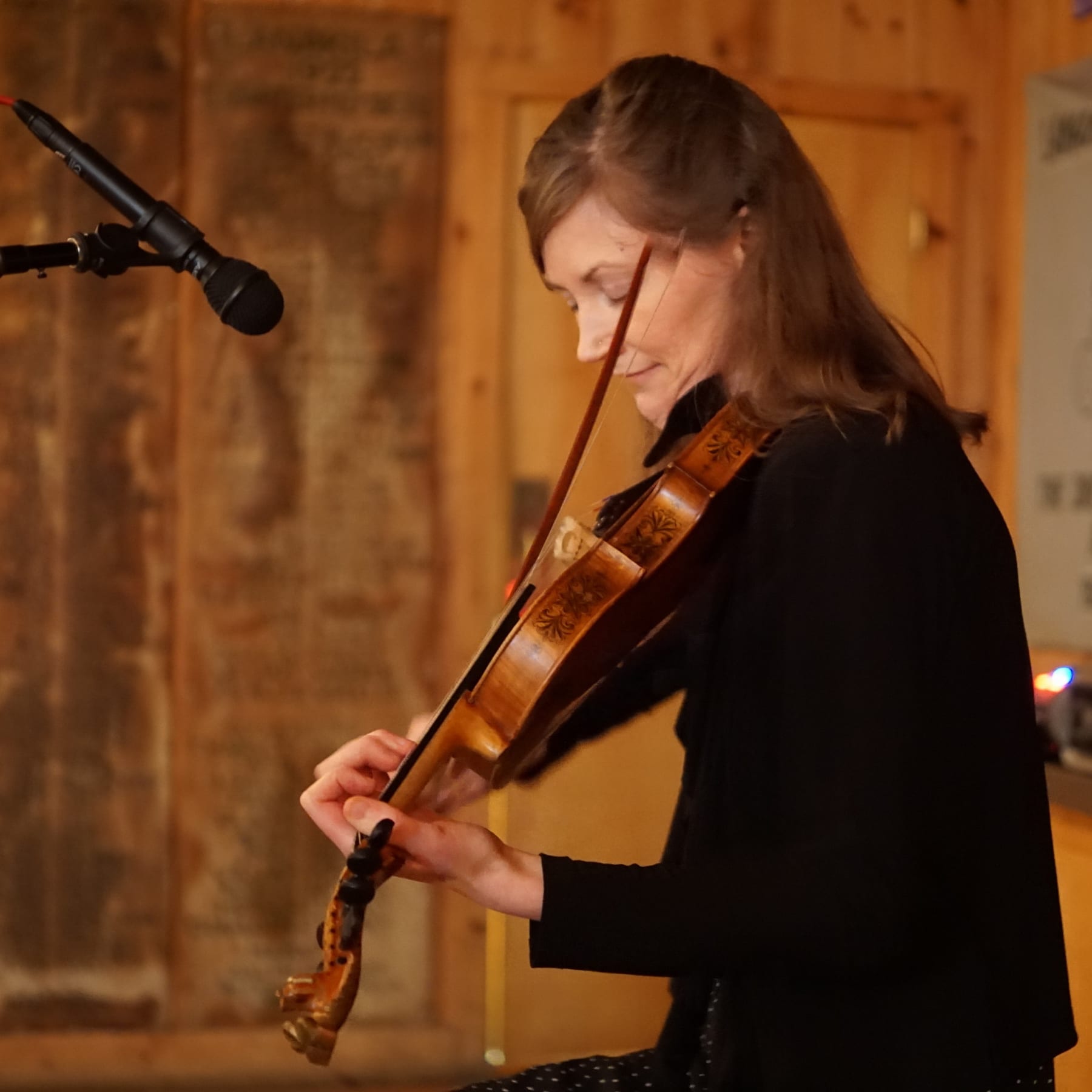 Laura Ellestad playing for dance party in 2016.