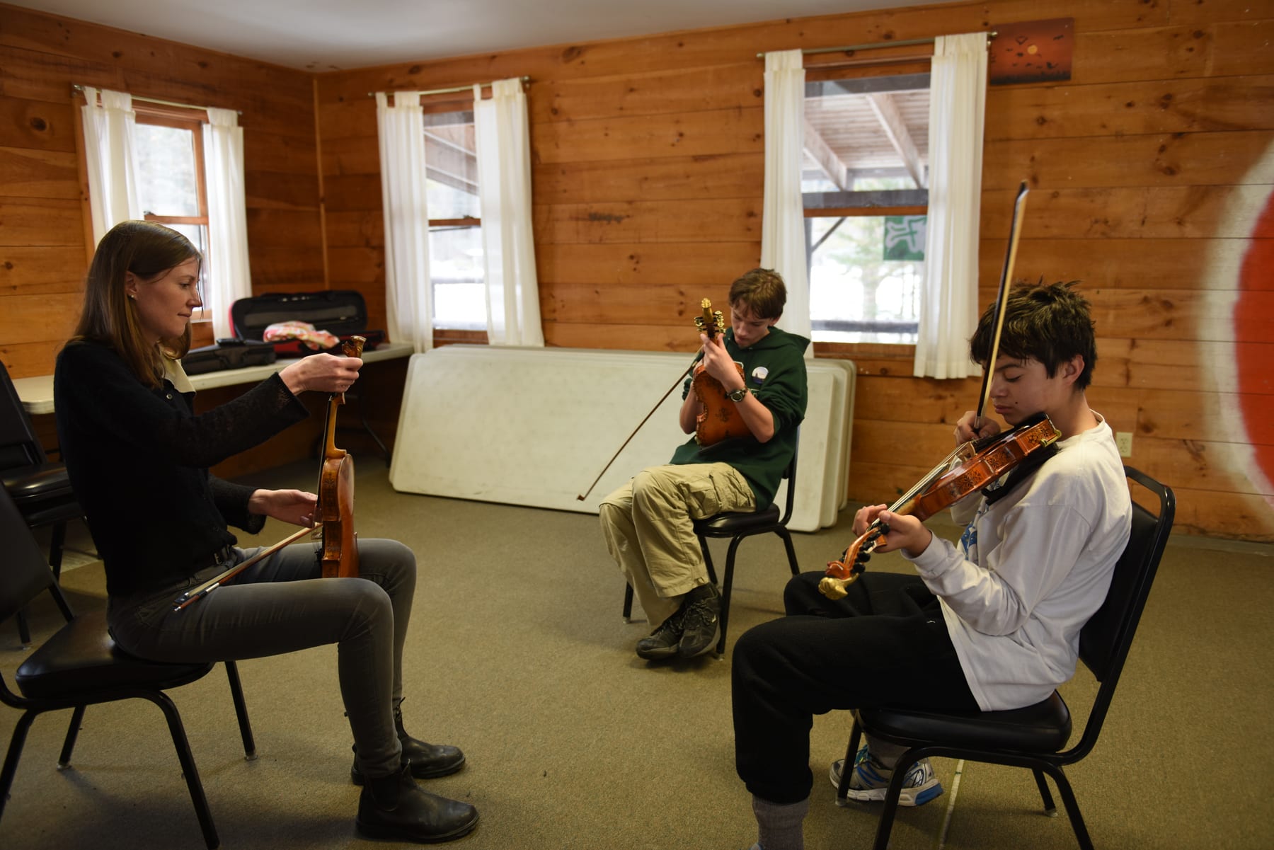 Fiddle workshop with Laura Ellestad in the arts building